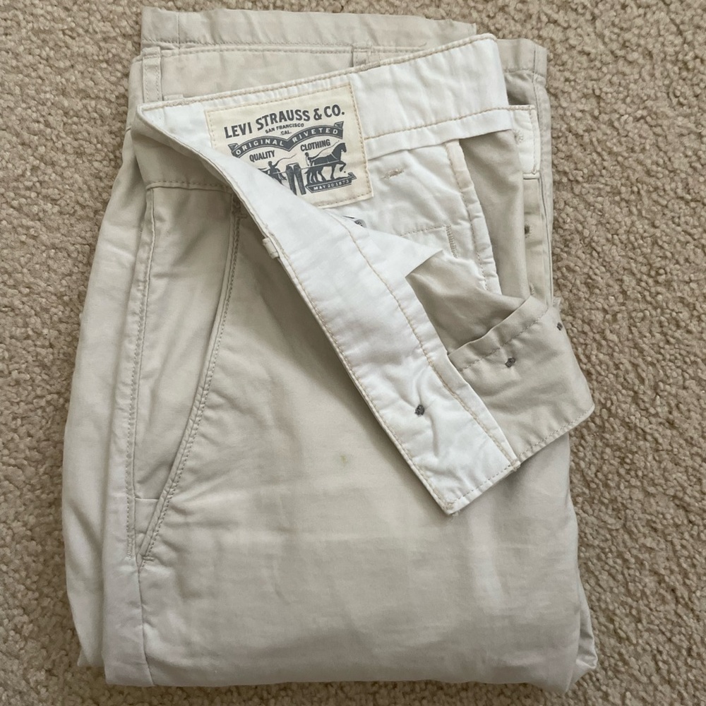 Levi’s cream color pants